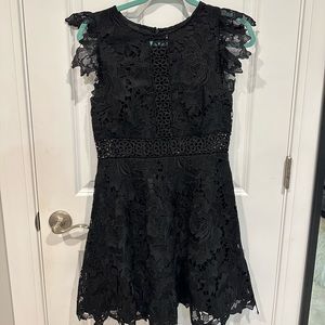 Short black lace dress size 6 BB Dakota